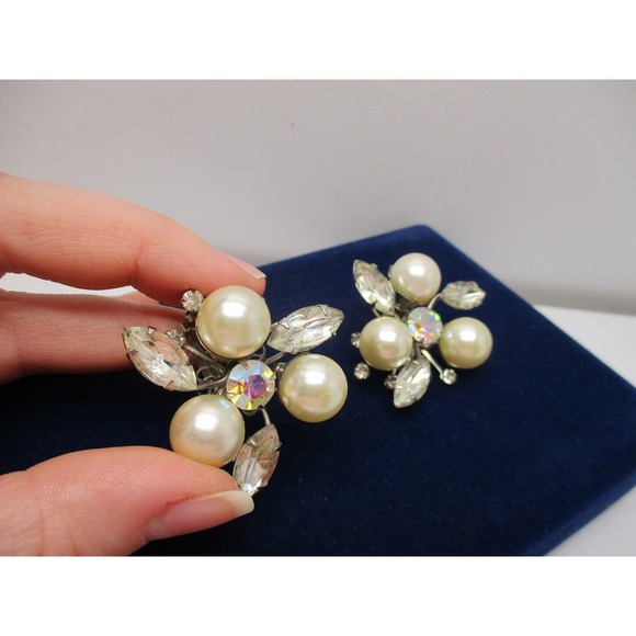 Vintage Judy Lee Silver AB Rhinestone Pearl Flower Spray Clip on Earrings - Picture 5 of 10